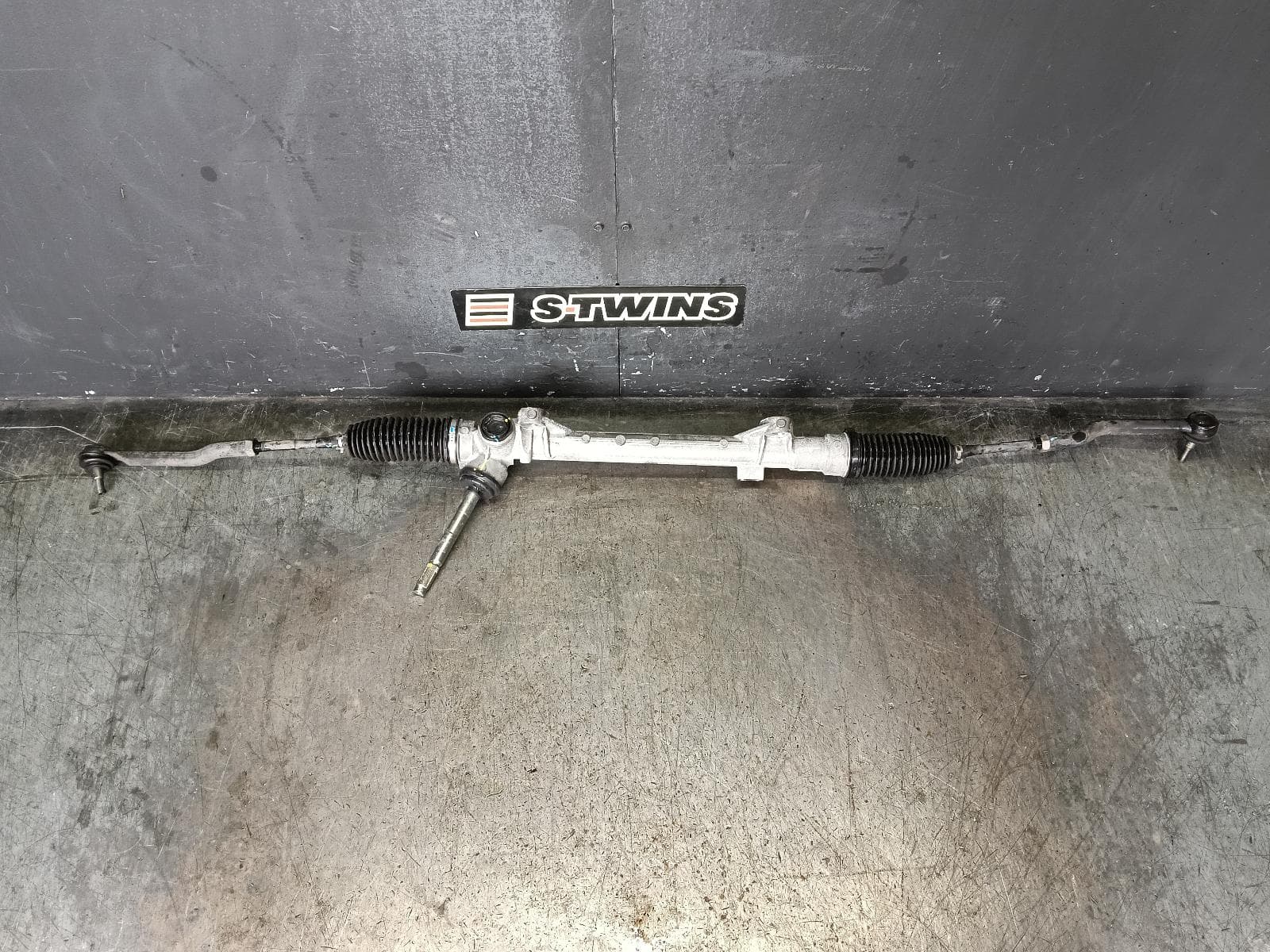 Used auto part listing image: 2017 RENAULT KALEOS STEERING BOX RACK XZG, 05/16