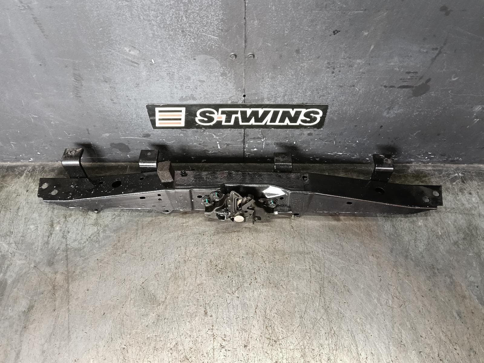 Used auto part listing image: 2017 RENAULT KALEOS RADIATOR SUPPORT XZG, 05/16