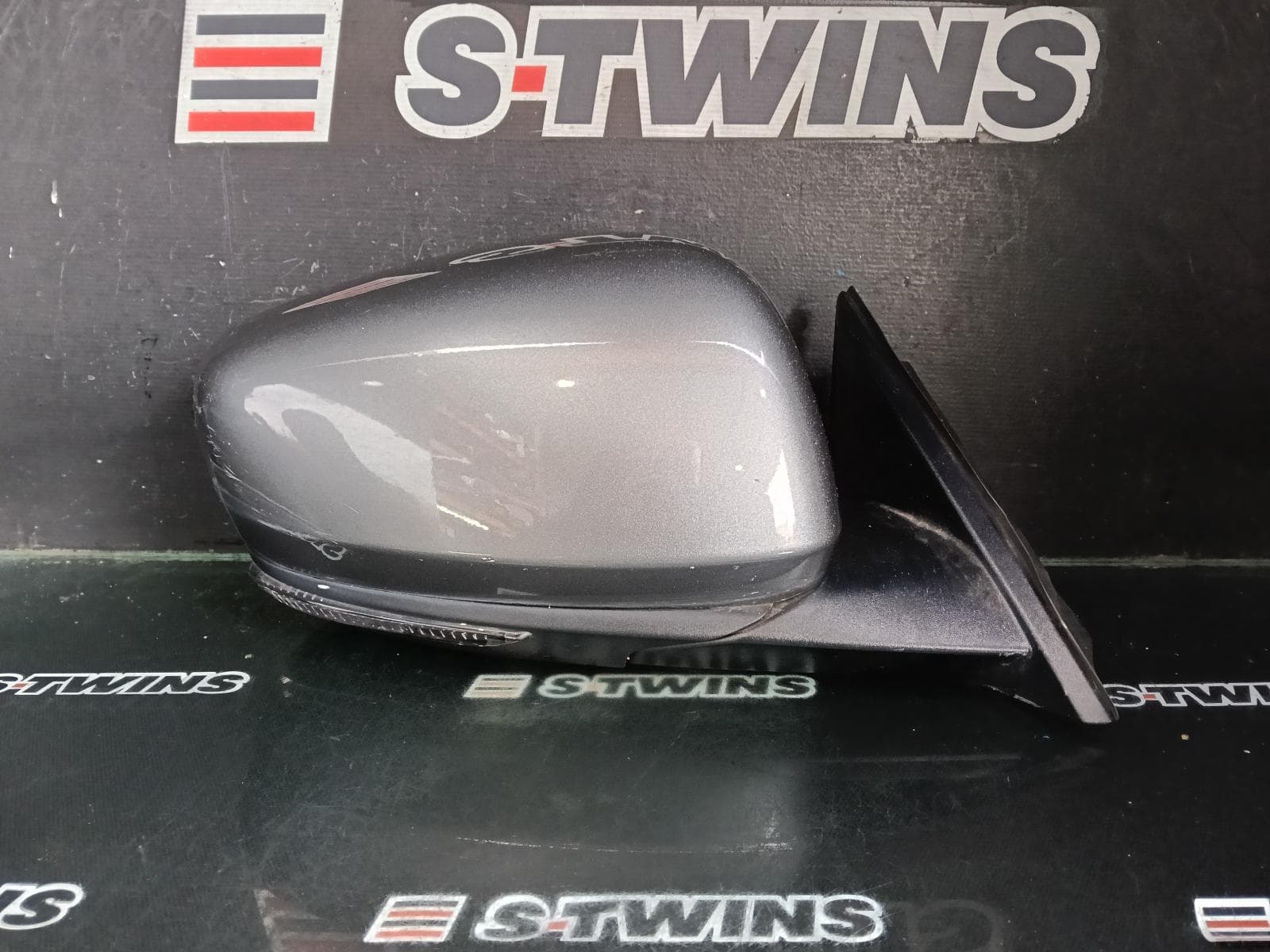 Used auto part listing image: 2017 RENAULT KALEOS RIGHT DOOR MIRROR XZG, W/ POWER FOLD, BLIND SPOT TYPE, 05/16-05/19