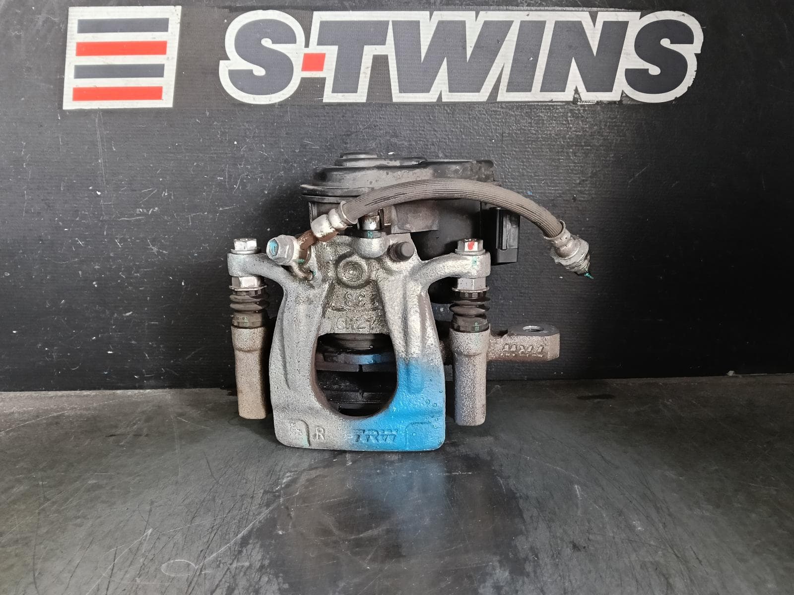 Used auto part listing image: 2017 RENAULT KALEOS CALIPER RH REAR, XZG, 05/16