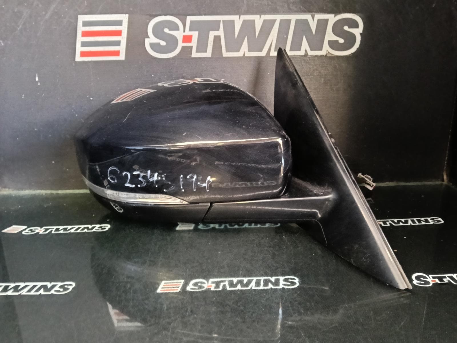 Used auto part listing image: 2017 LAND ROVER RANGEROVER SPORT RIGHT DOOR MIRROR L494, W/ POWER FOLD TYPE, AUTOBIOGRAPHY/HSE, 06/13-04/22
