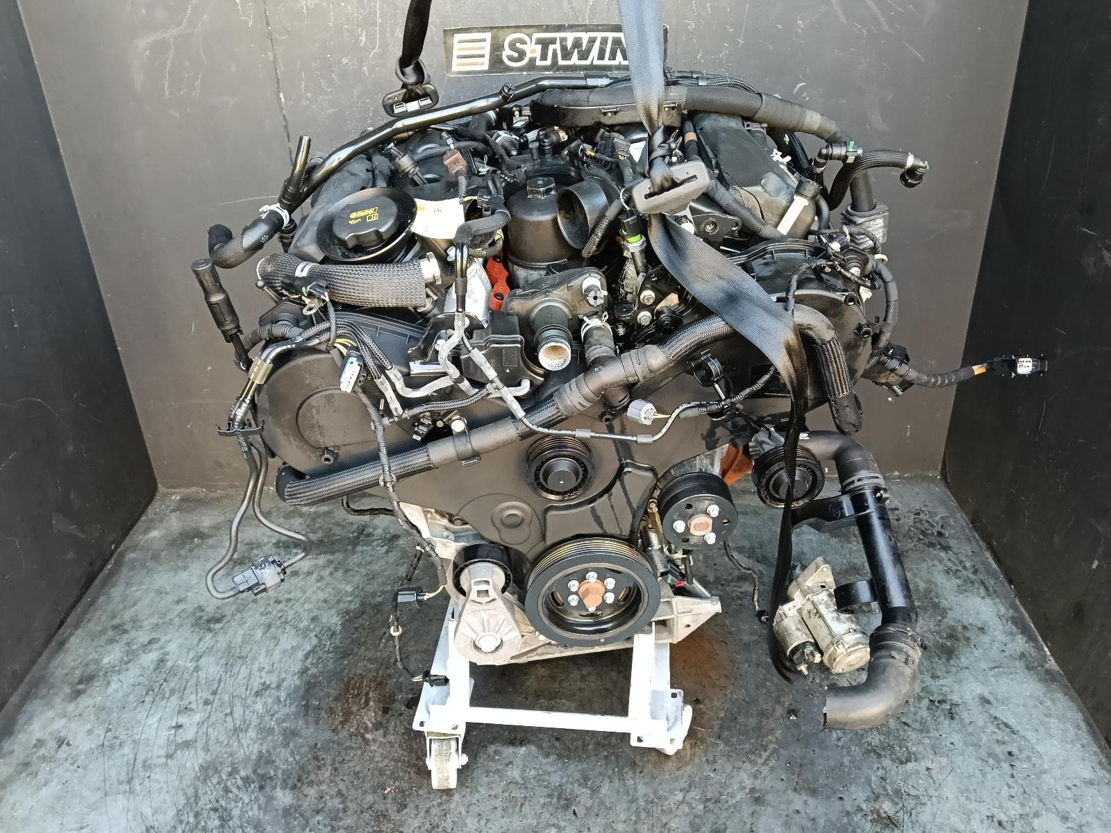 Used auto part listing image: 2017 LAND ROVER RANGEROVER SPORT ENGINE DIESEL, 3.0, TWIN TURBO, GEN 2, L494, 04/15-04/22