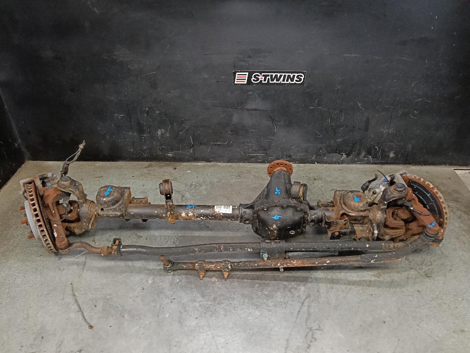 Used auto part listing image: 2007 JEEP WRANGLER FRONT DIFF ASSEMBLY JK, AUTO/MANUAL, AWD, DIESEL, 2.8, TURBO, 4.10 RATIO, 12/06-07/18