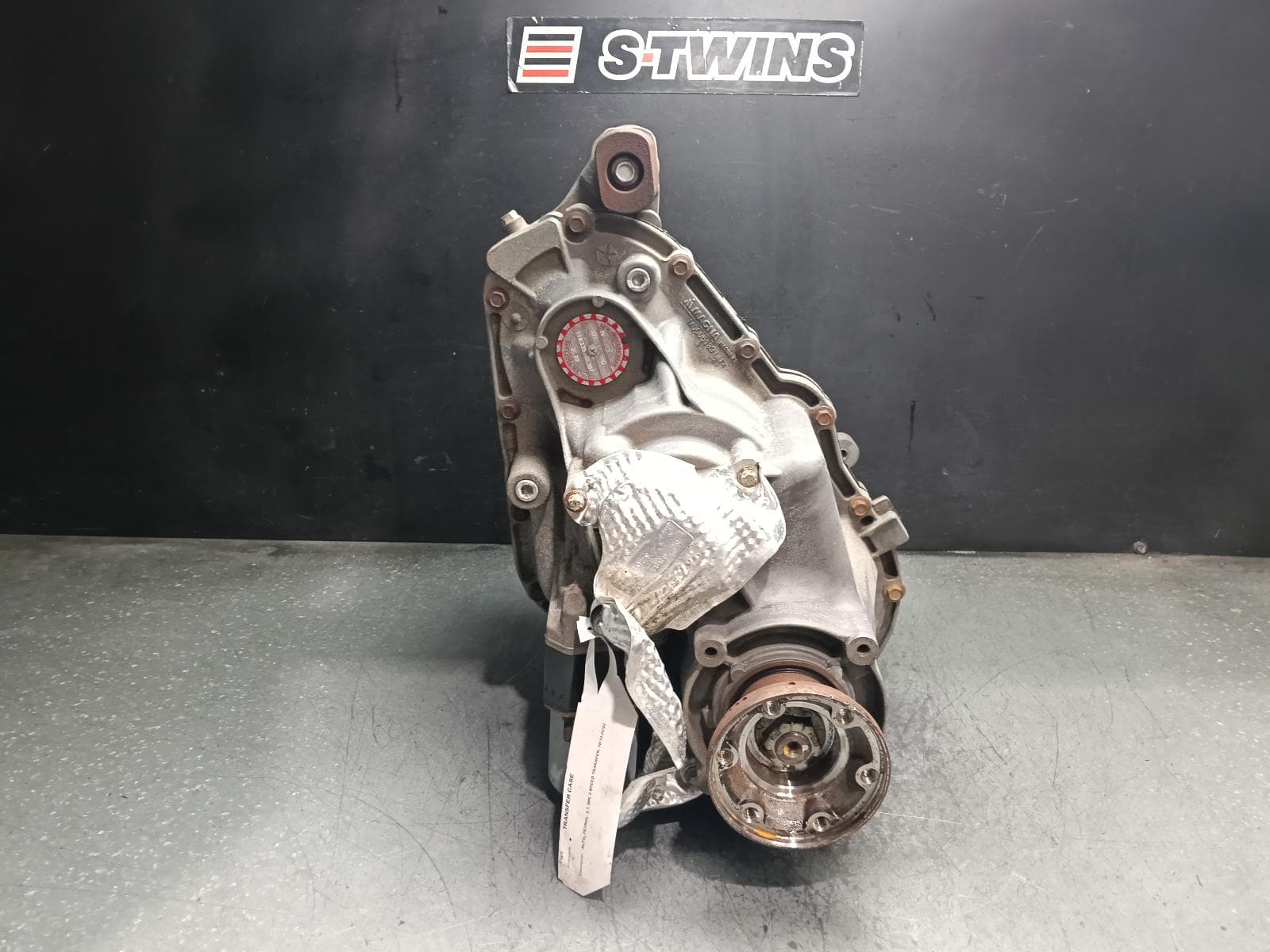 Used auto part listing image: 2012 JEEP GRANDCHEROKEE TRANSFER CASE AUTO, PETROL, 5.7, WK, 2 SPEED TRANSFER, 10/10-02/22 0000423682