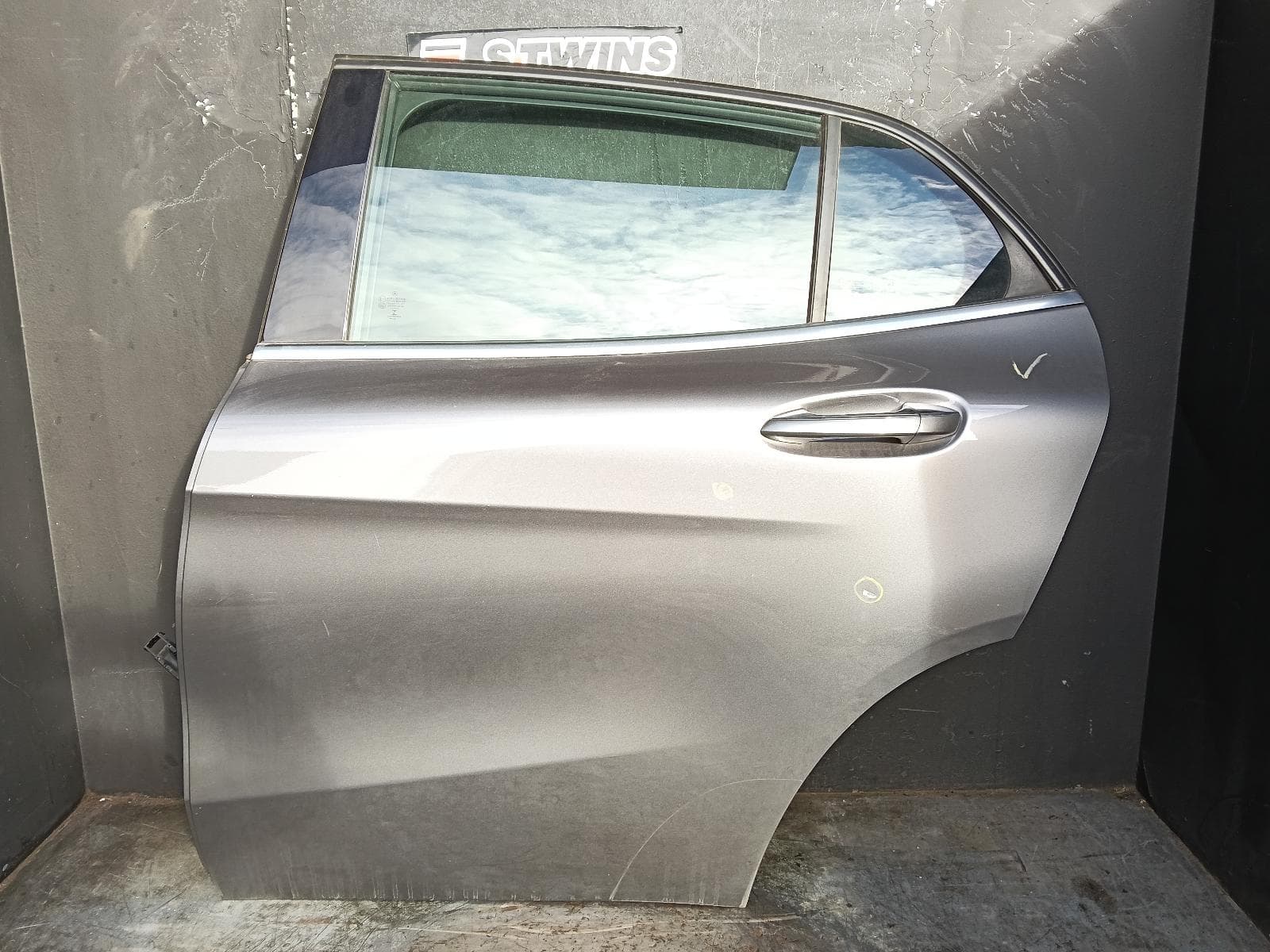 Used auto part listing image: 2018 MERCEDES GLA CLASS LEFT REAR DOOR SLIDING X156, 04/14-01/20
