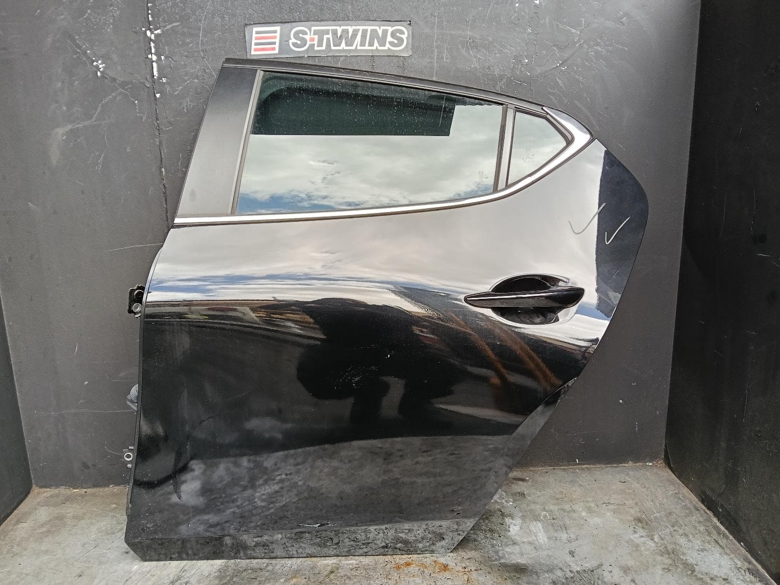 Used auto part listing image: 2023 MAZDA 3 LEFT REAR DOOR SLIDING BP, HATCH, 03/19
