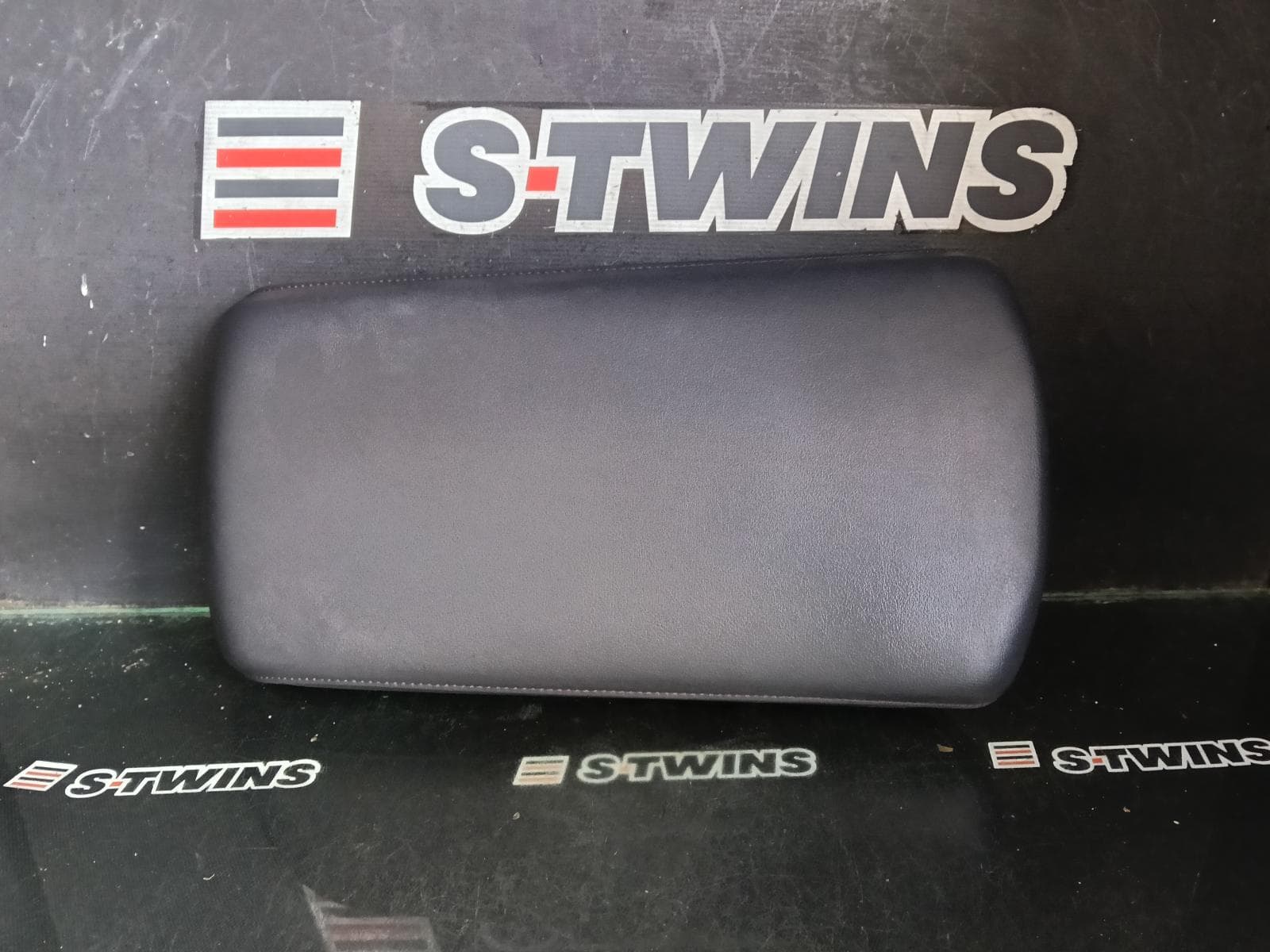 Used auto part listing image: 2023 MAZDA 3 CONSOLE BP, CONSOLE LID ONLY, BLACK, W/ BLACK STITCHING TYPE, 03/19