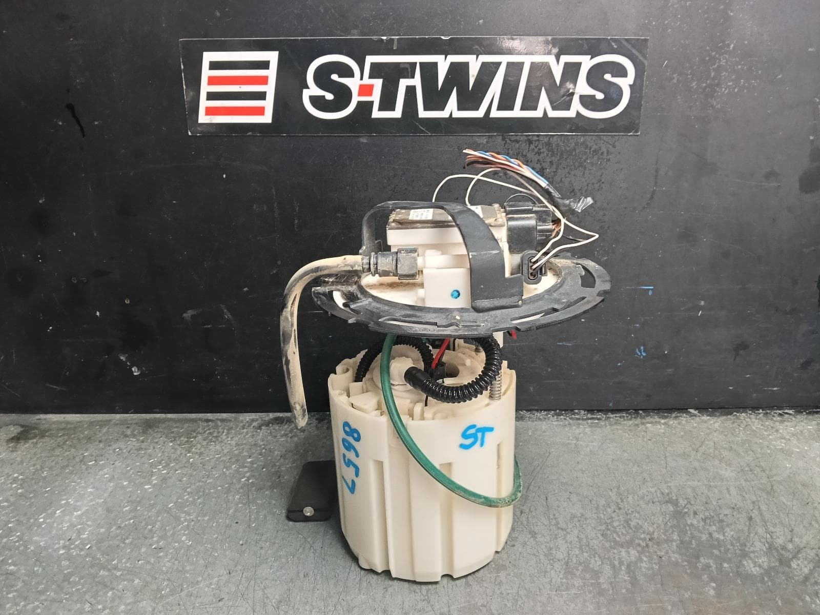 Used auto part listing image: 2022 HYUNDAI I30 FUEL PUMP IN TANK (PUMP & SENDER), PETROL, 2.0, TURBO, G4KH, SEDAN (S.KOREA VIN KMHL), CN7, 03/21