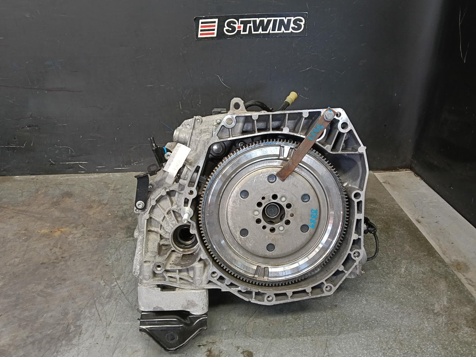 Used auto part listing image: 2022 RENAULT CAPTUR TRANS GEARBOX AUTO, FWD, PETROL, 1.3, TURBO, DW5 CODE, 7 SPEED, XJB, 01/21