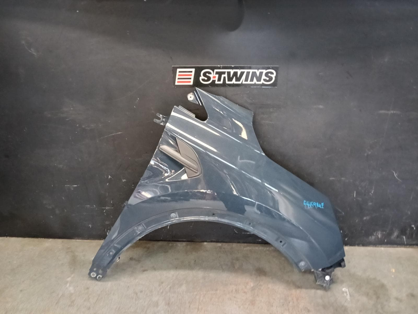 Used auto part listing image: 2022 RENAULT CAPTUR RIGHT GUARD XJB, 01/21