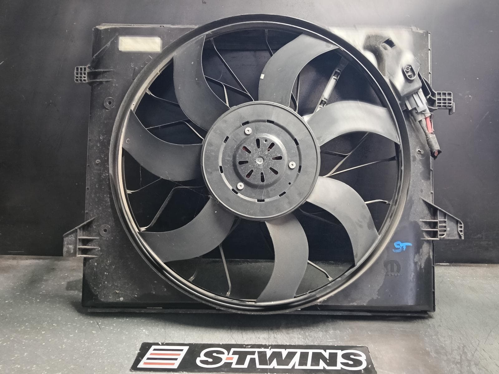 Used auto part listing image: 2017 JEEP GRANDCHEROKEE FAN RADIATOR FAN, 3.6, PETROL, 2WD, WK, 04/13-02/22