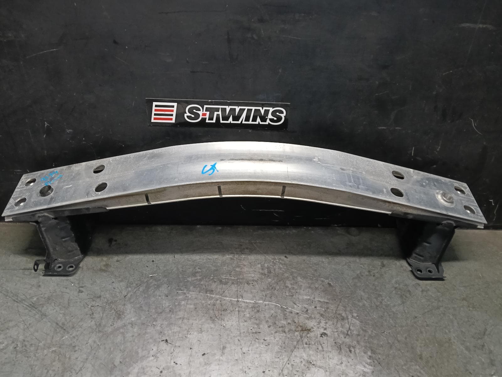 Used auto part listing image: 2019 LEXUS UX F BAR REINFORC BRACK MAIN REINFORCEMENT, X10, 10/18