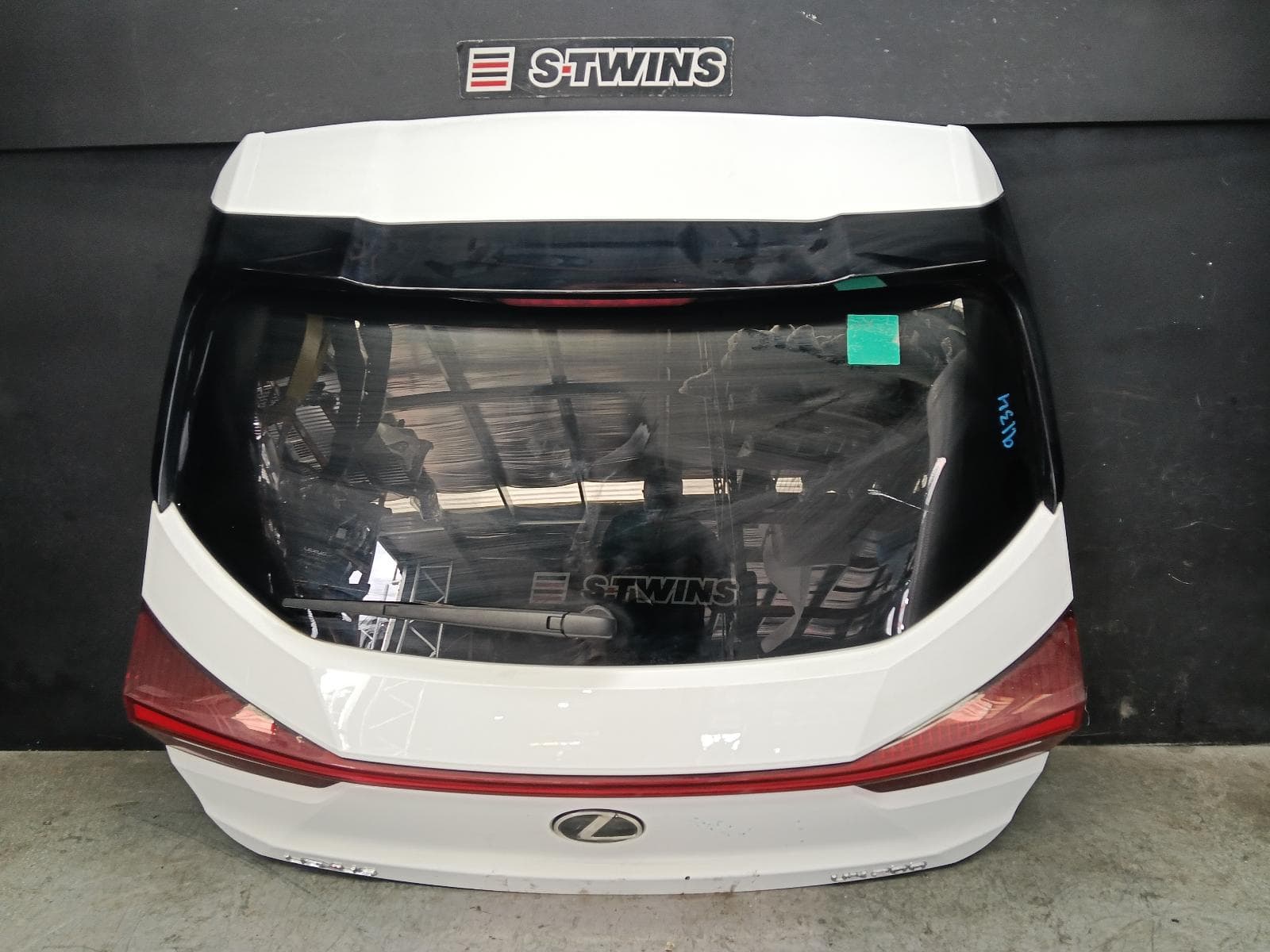 Used auto part listing image: 2019 LEXUS UX BOOTLID TAILGATE TAILGATE, W/ AUTO OPENING TYPE, X10, 10/18