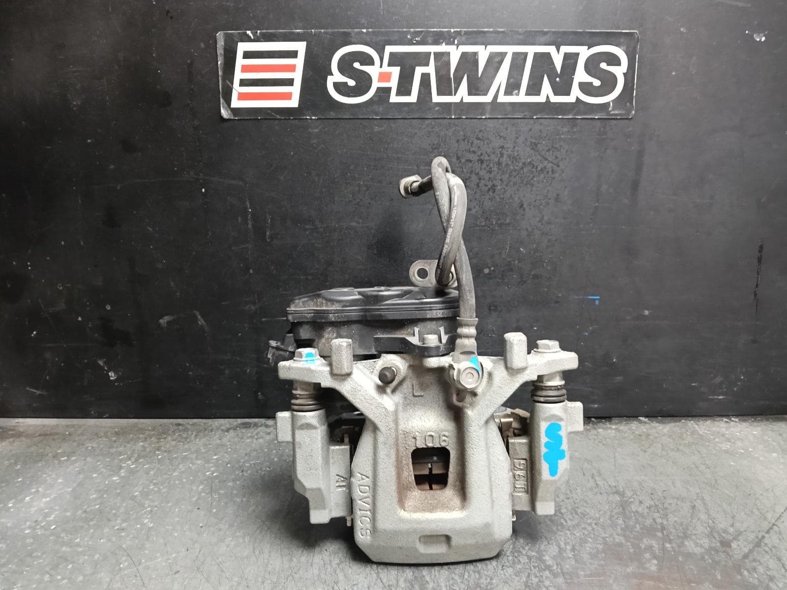 Used auto part listing image: 2019 LEXUS UX CALIPER LH REAR, X10, 10/18