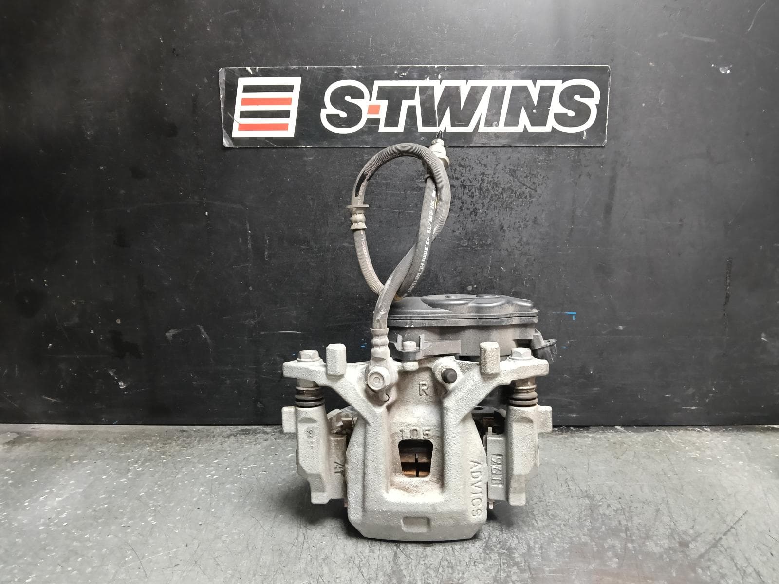 Used auto part listing image: 2019 LEXUS UX CALIPER RH REAR, X10, 10/18