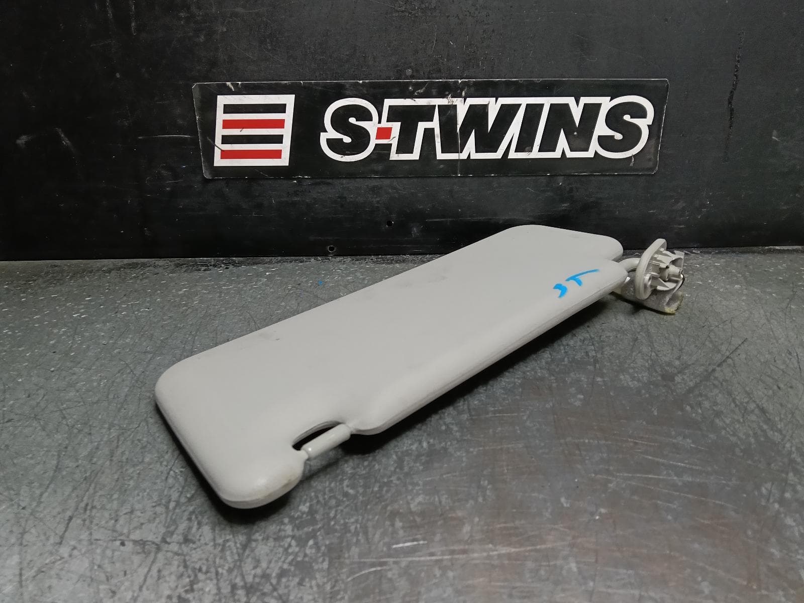 Used auto part listing image: 2016 SUZUKI VITARA SUNVISOR VITARA, LY (VIN TSM), PAIR, 06/15