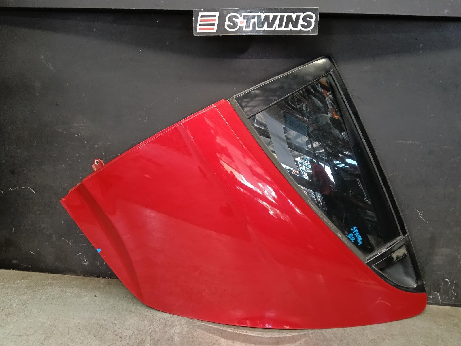 Used auto part listing image: 2015 HYUNDAI VELOSTER LEFT REAR DOOR SLIDING FS, 02/11-02/18