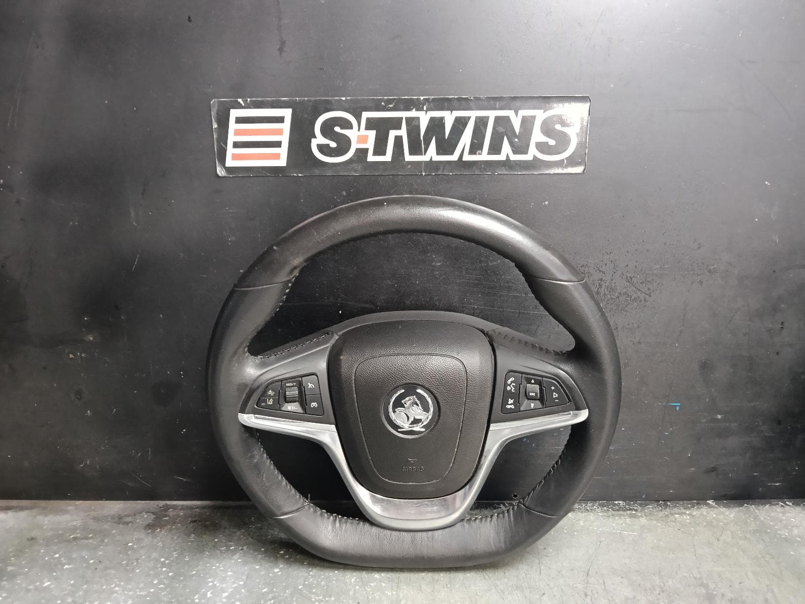 Used auto part listing image: 2014 HOLDEN STATESMAN/CAPRICE STEERING WHEEL LEATHER, WN, 05/13-12/17
