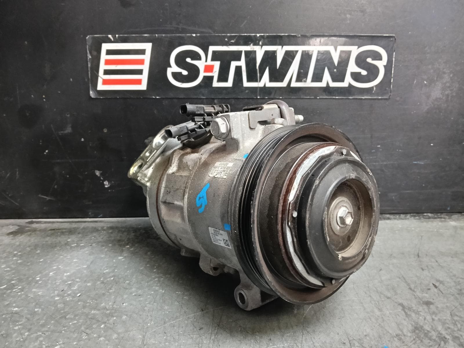 Used auto part listing image: 2014 HOLDEN STATESMAN/CAPRICE A C COMPRESSOR WN, 6.0, 05/13-08/15