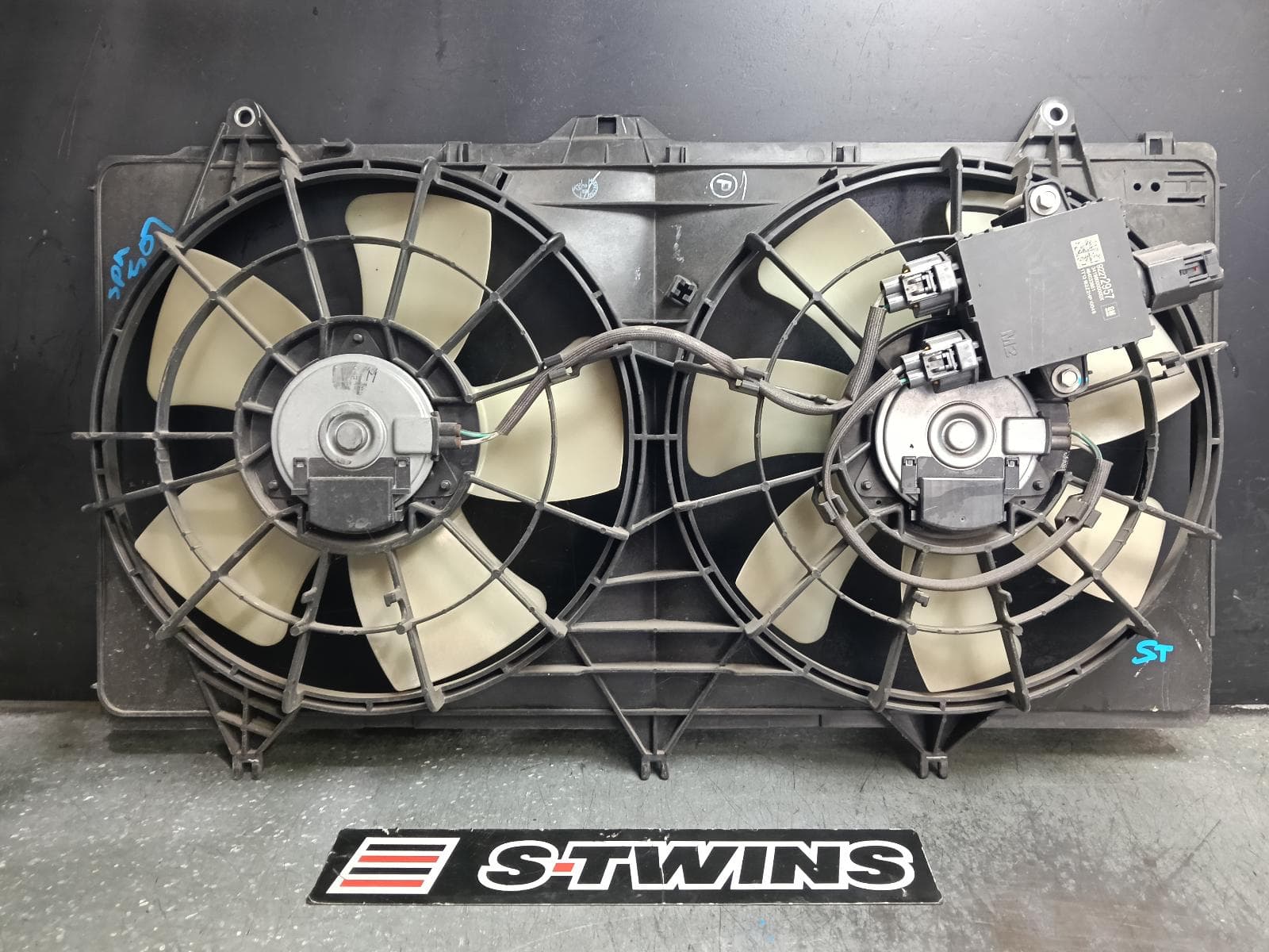 Used auto part listing image: 2014 HOLDEN STATESMAN/CAPRICE FAN DUAL FAN ASSY, 6.0, L77, WN, 05/13-08/15