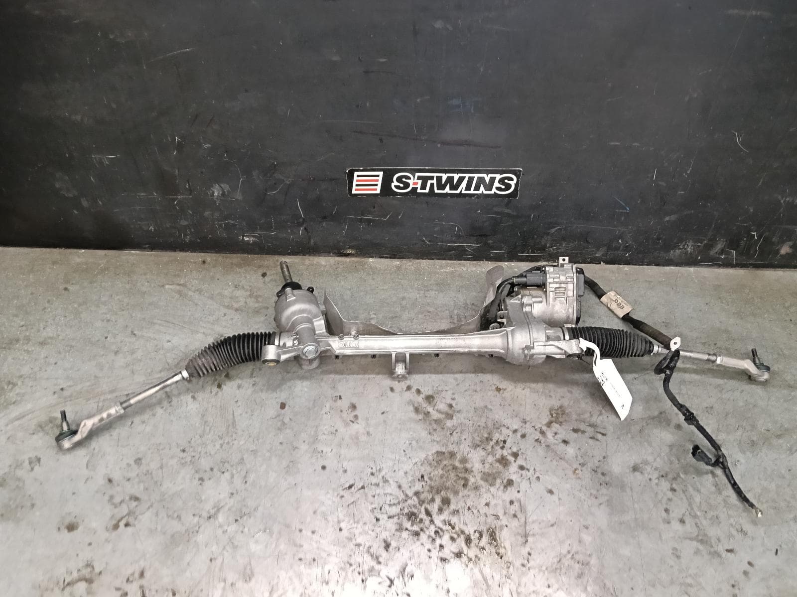 Used auto part listing image: 2016 FORD FOCUS STEERING BOX RACK LZ, RS, 01/16-11/18