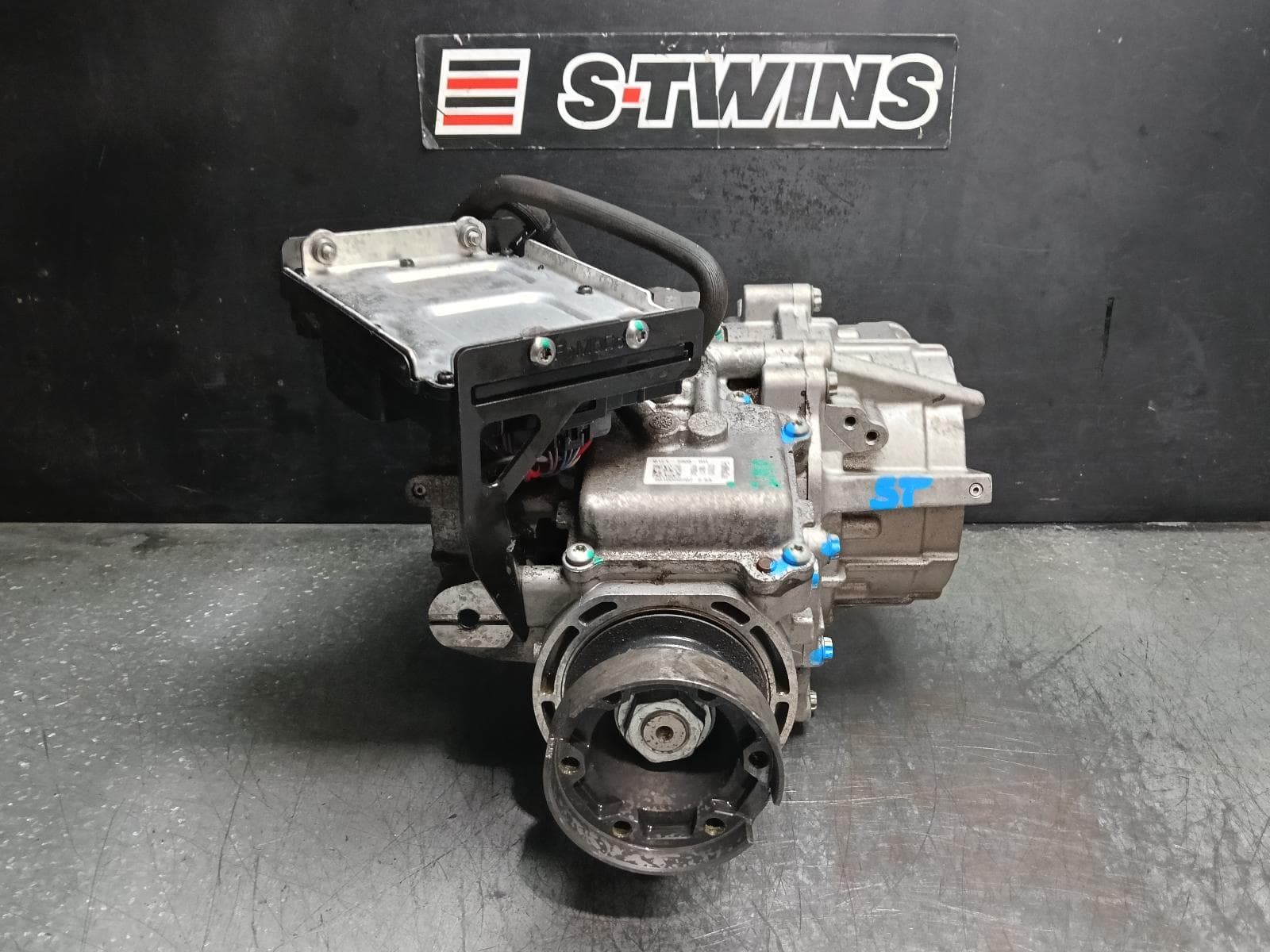 Used auto part listing image: 2016 FORD FOCUS DIFFERENTIAL CENTRE LZ, 07/15-11/18