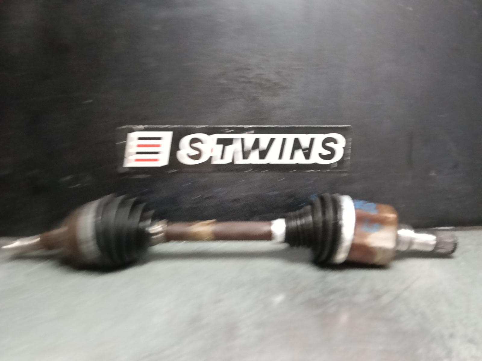Used auto part listing image: 2016 FORD FOCUS LEFT DRIVESHAFT PETROL, 2.3, LZ, 01/16-11/18