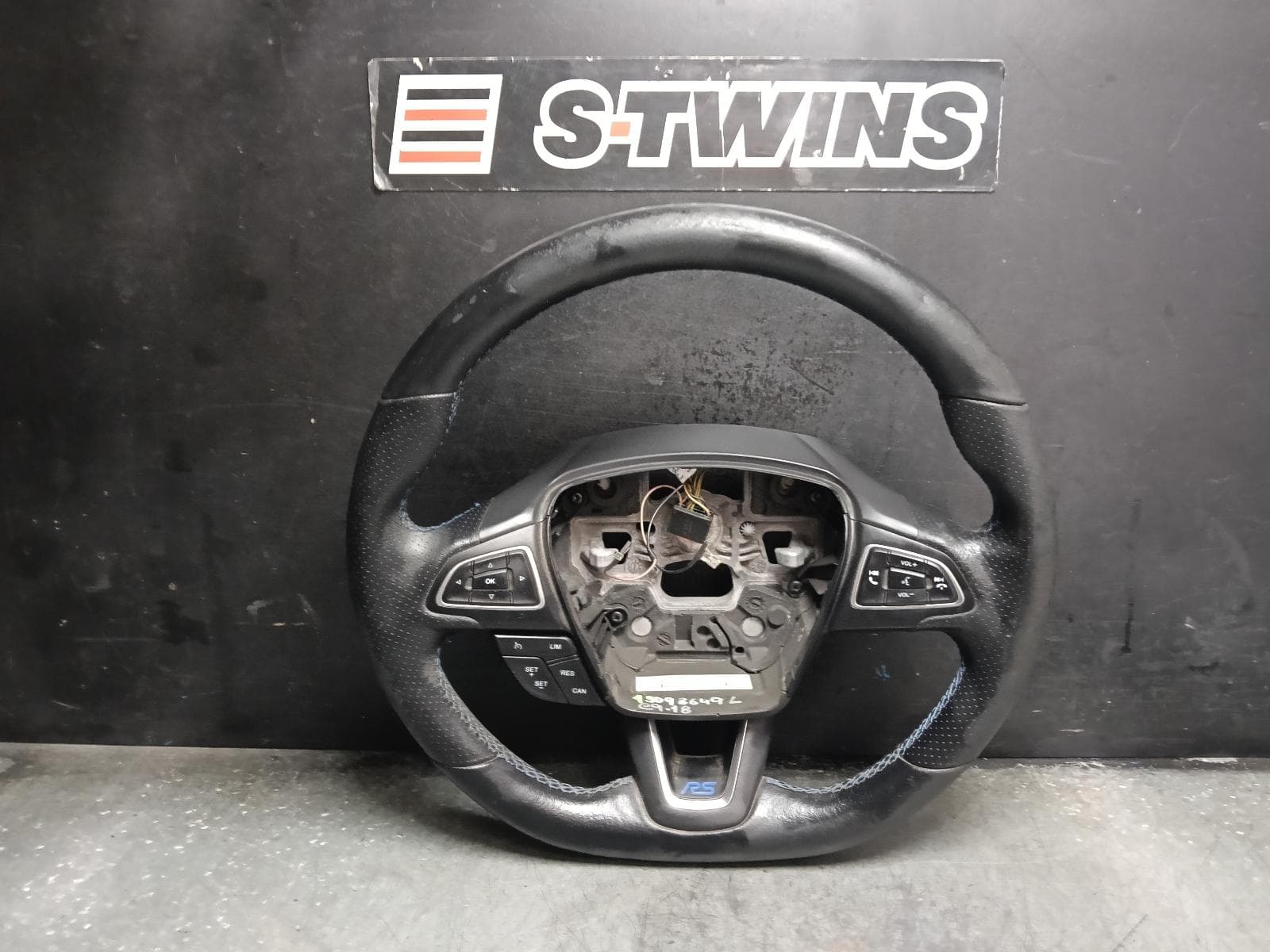 Used auto part listing image: 2016 FORD FOCUS STEERING WHEEL LEATHER, RS TYPE, LZ, 07/15-11/18