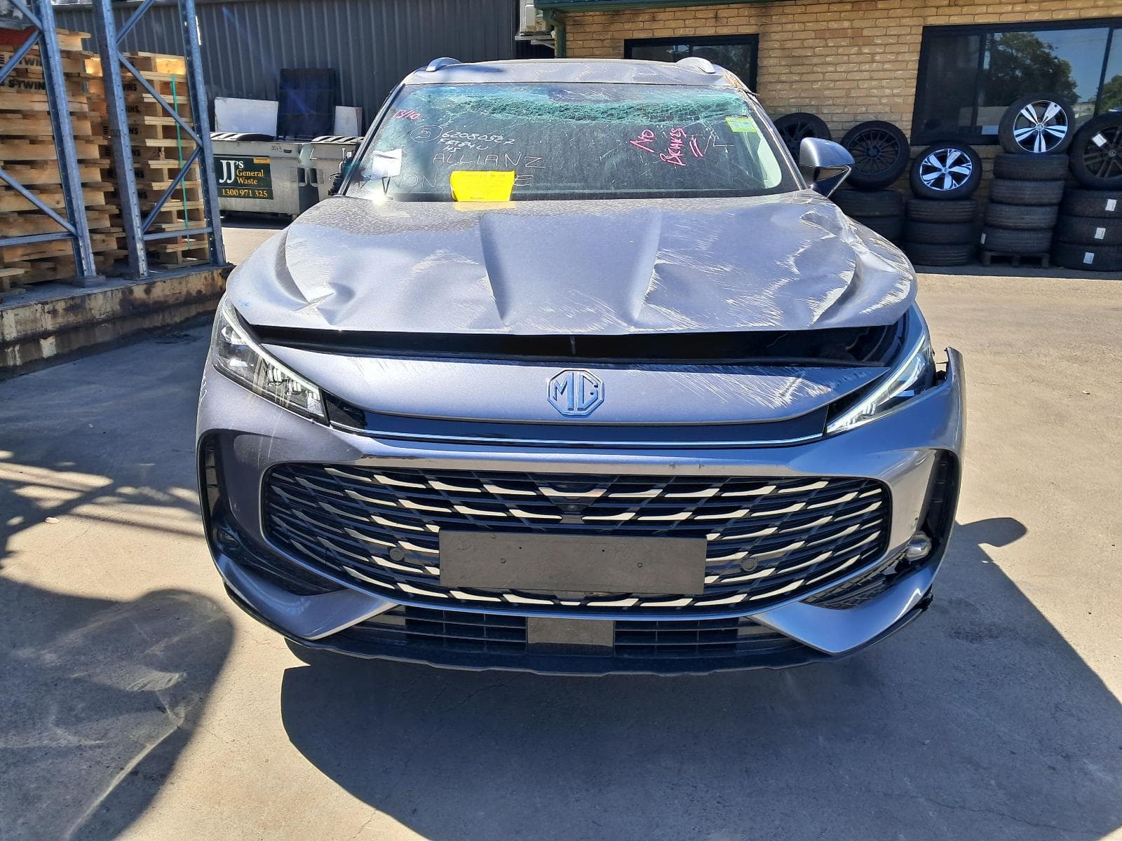 2025 MG HS 11