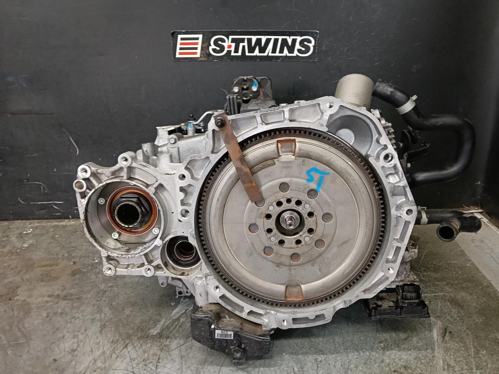 Used auto part listing image: 2022 KIA SORENTO TRANS GEARBOX MQ4, AUTO, AWD, DIESEL, 2.2, TURBO, D4HE, W/ ELECTRIC INHIBITOR SWITCH TYPE, NON TRANSFER CASE, 02/20