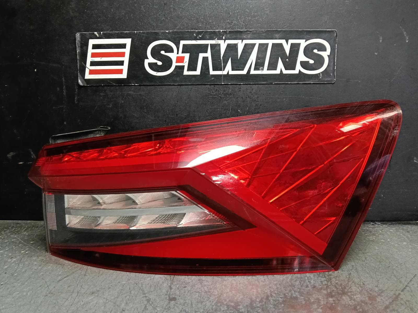 Used auto part listing image: 2017 SKODA KODIAQ RIGHT TAILLIGHT NS, IN BODY, LED TYPE, 02/17-06/21