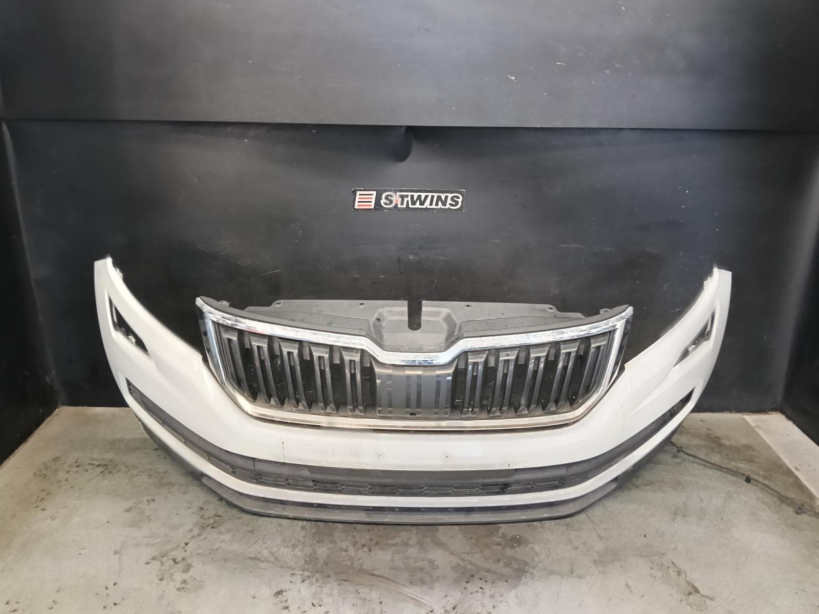 Used auto part listing image: 2017 SKODA KODIAQ FRONT BUMPER BUMPER BAR, NS, 02/17-06/21