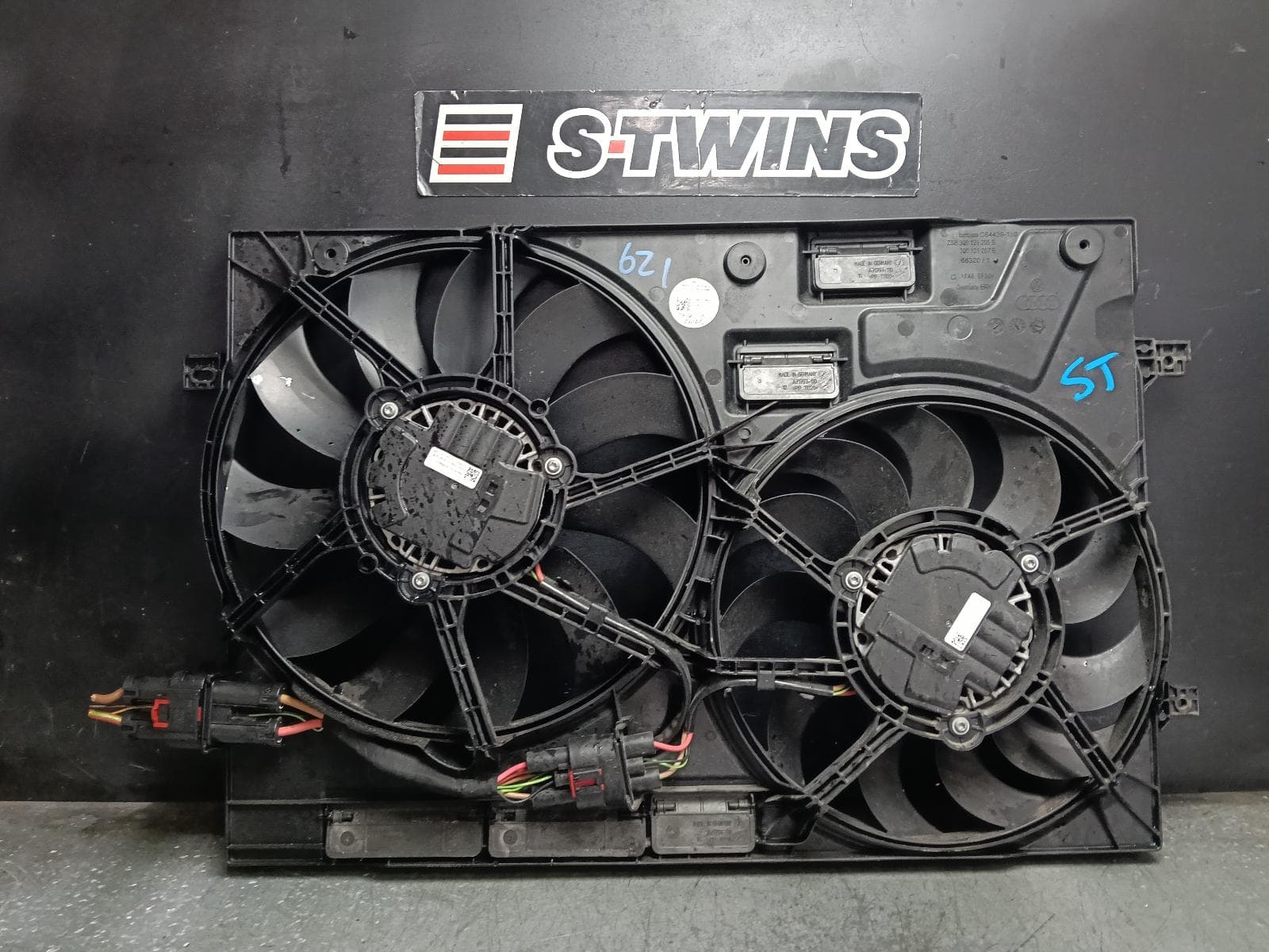 Used auto part listing image: 2017 SKODA KODIAQ FAN RADIATOR DUAL FAN ASSY, 2.0, TURBO, CZPA CODE, PETROL, NS, 02/17