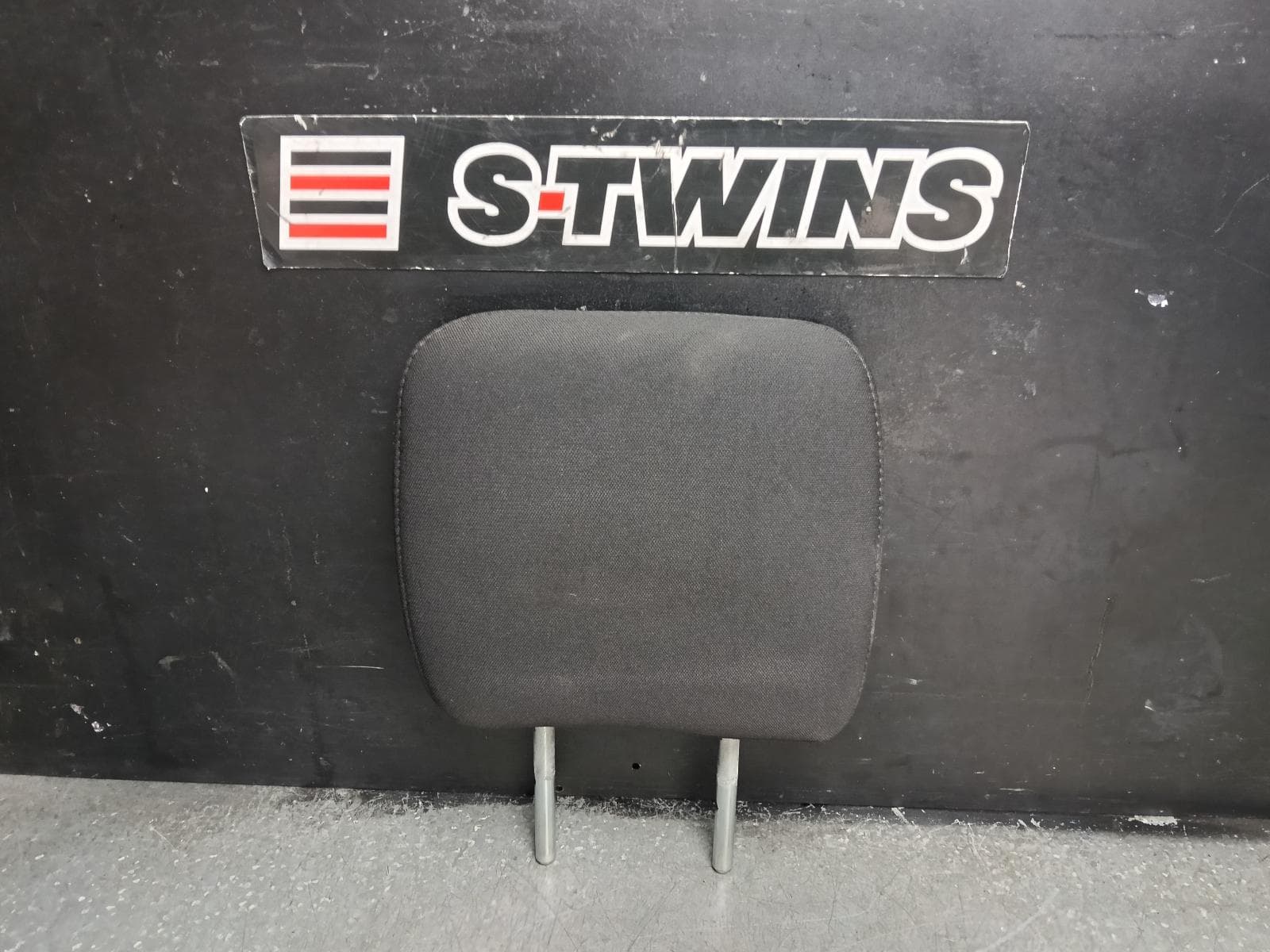 Used auto part listing image: 2021 RAM 1500 HEADREST RH REAR, CLOTH, GREY, DS, 11/17-12/23