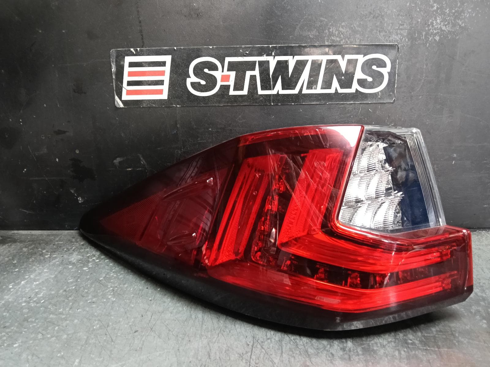 Used auto part listing image: 2016 LEXUS RX SERIES LEFT TAILLIGHT AL20, F SPORT/SPORTS LUXURY, LED TYPE, 09/15-10/19