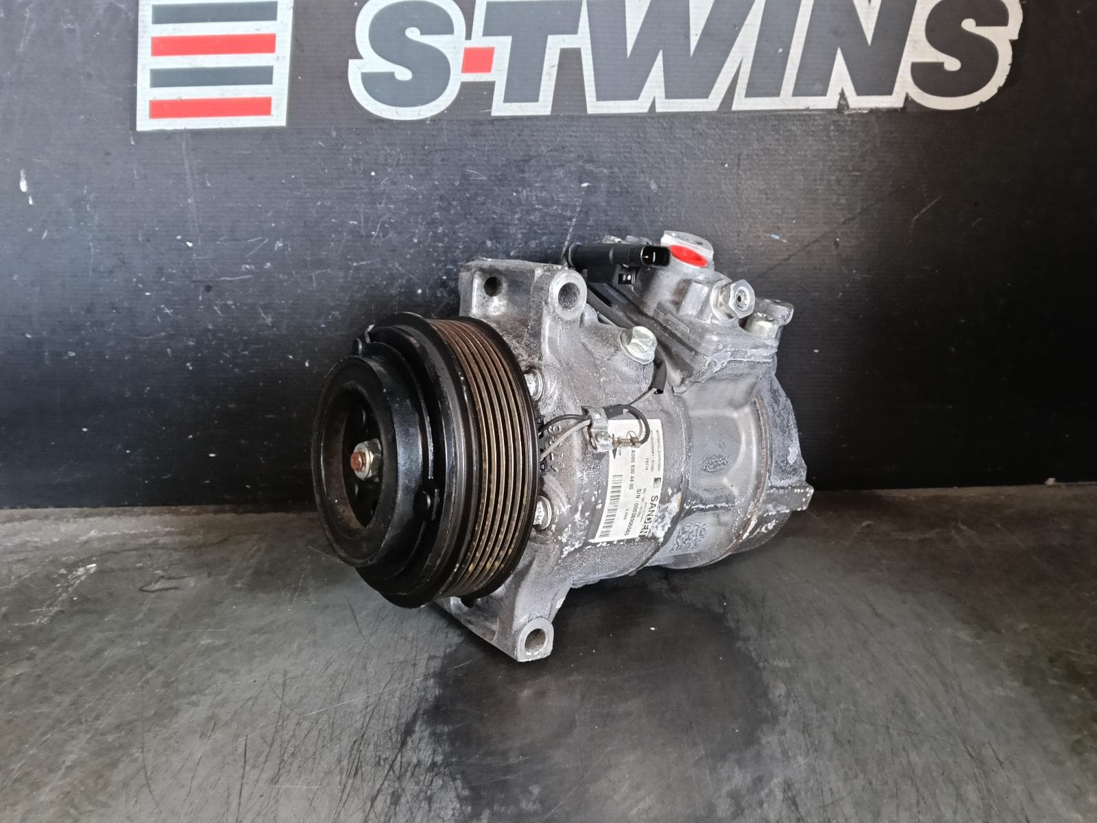 Used auto part listing image: 2016 MERCEDES C CLASS A C COMPRESSOR W205/S205/A205/C205, 2.0, PETROL, 264.920/274.920 CODE, C200/C300/C250B, 06/14-07/23