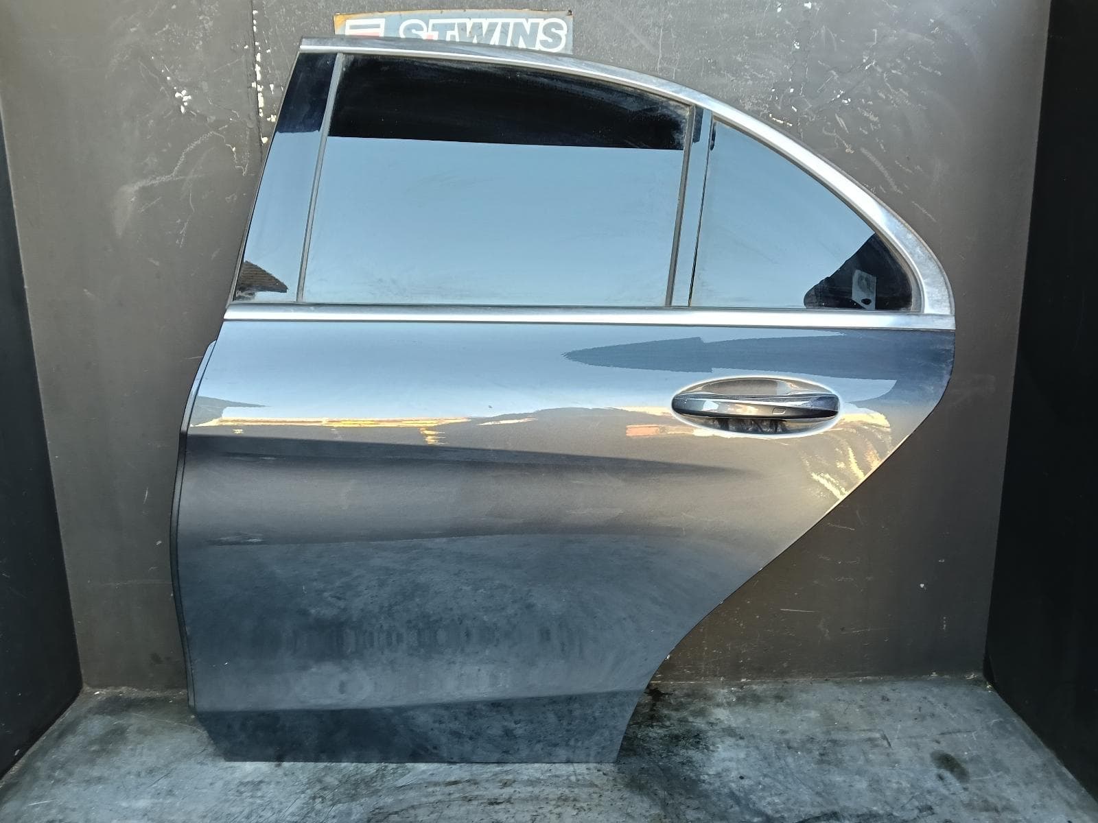 Used auto part listing image: 2016 MERCEDES C CLASS LEFT REAR DOOR SLIDING W205, SEDAN, 06/14-09/21