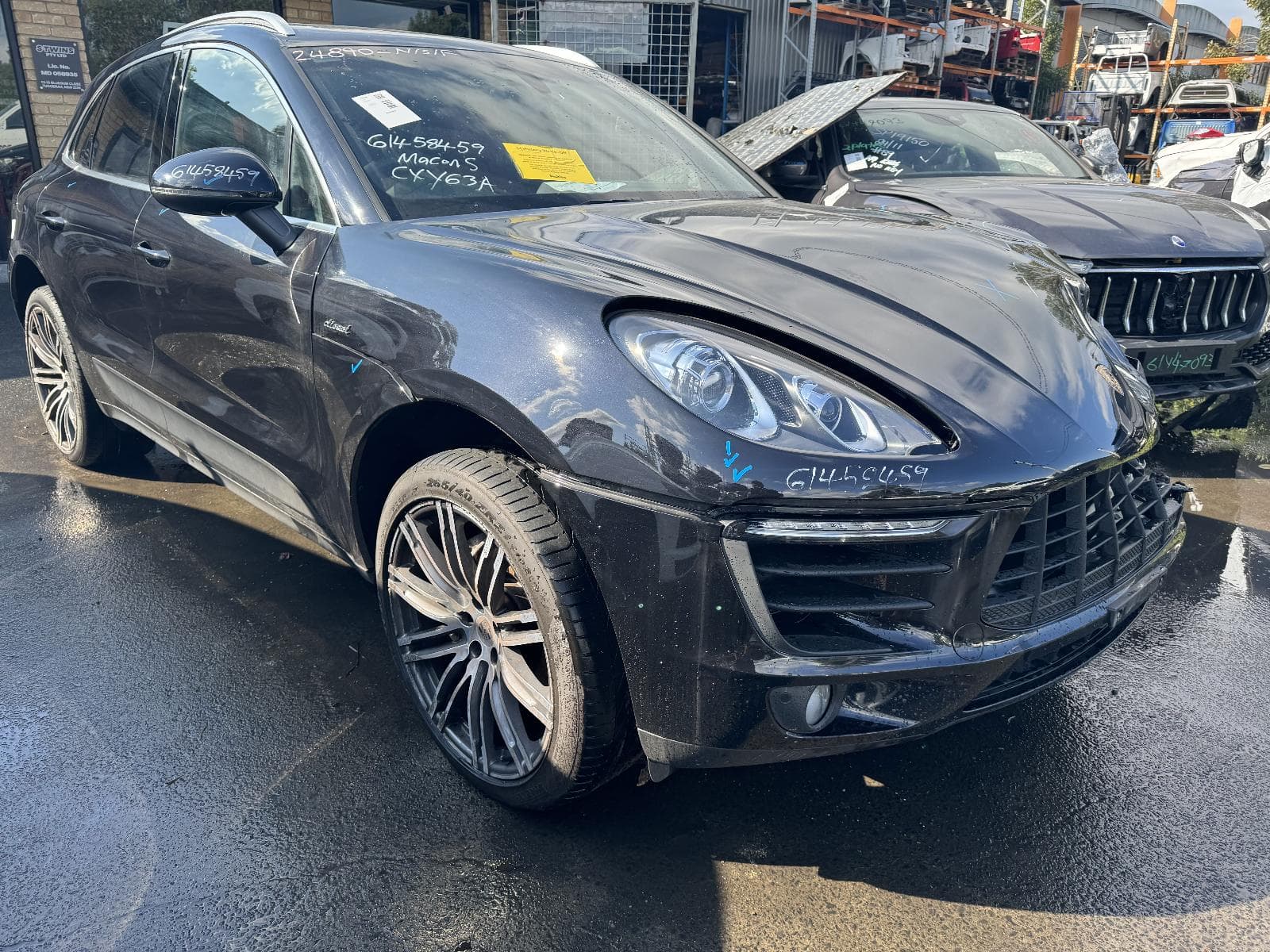 Used auto part listing image: 2015 PORSCHE MACAN LEFT FRONT WINDOW REG MOTOR 95B, 06/14-12/25