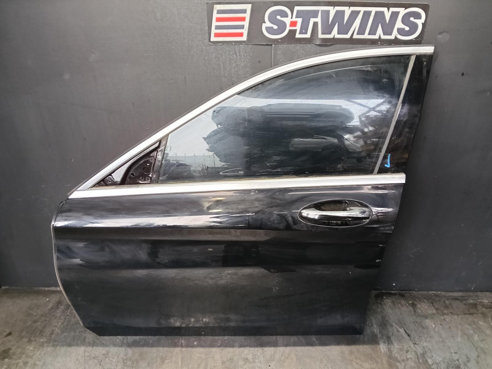 Used auto part listing image: 2017 MERCEDES C CLASS LEFT FRONT DOOR W205/S205, SEDAN/WAGON, 06/14-09/21
