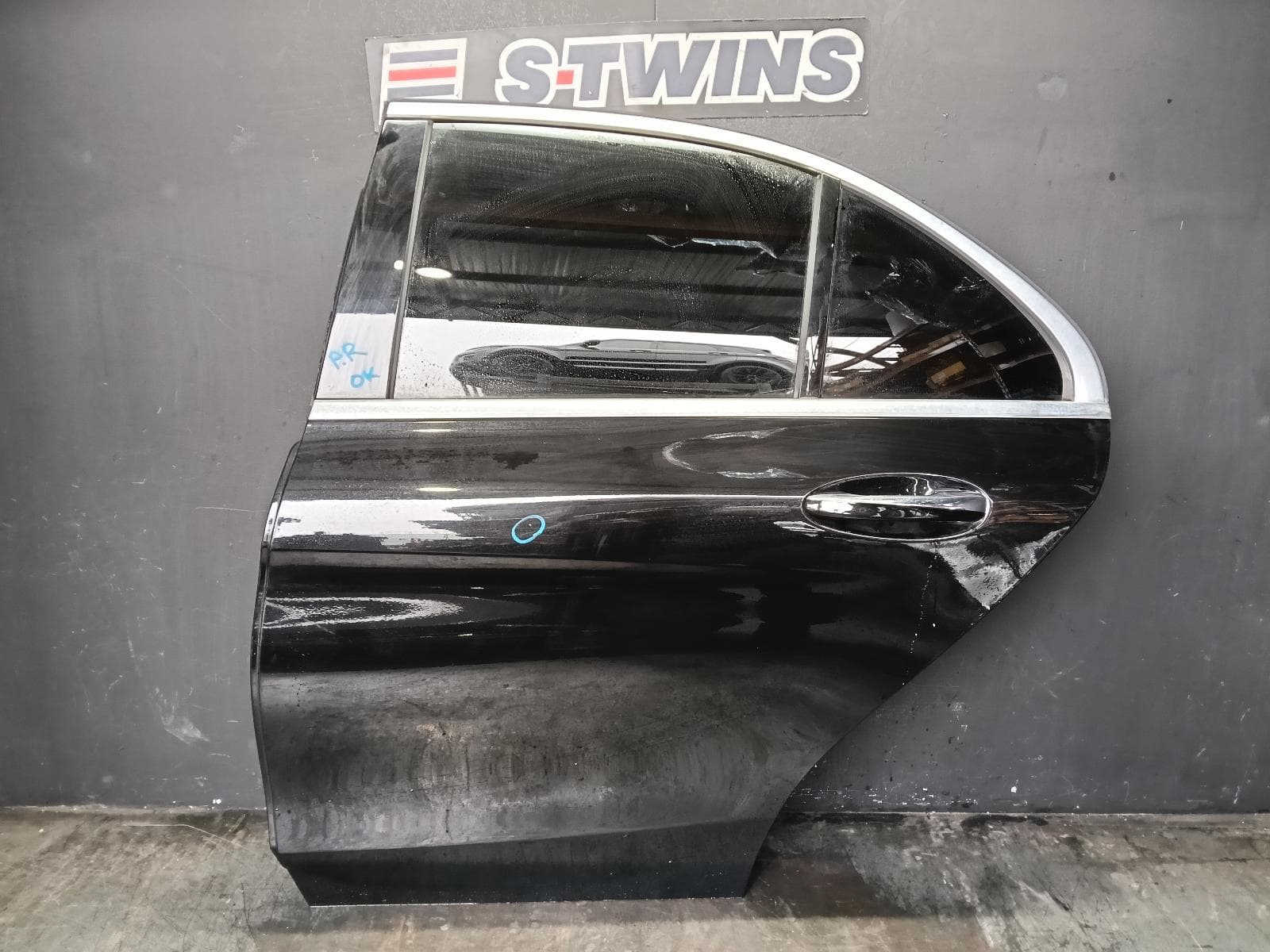 Used auto part listing image: 2017 MERCEDES C CLASS LEFT REAR DOOR SLIDING W205, SEDAN, 06/14-09/21