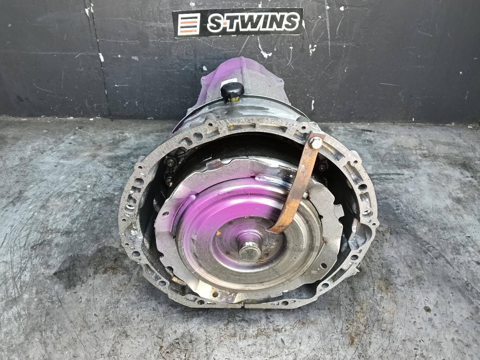 Used auto part listing image: 2017 MERCEDES C CLASS TRANS GEARBOX AUTO, RWD, PETROL, 2.0, TURBO, 9 SPEED, W205/S205/A205/C205, 725.004 CODE, 06/14-07/23