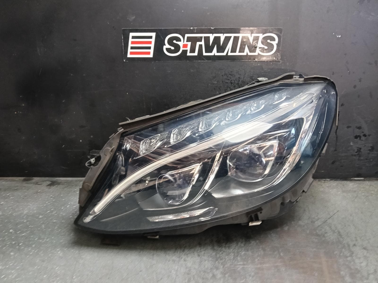 Used auto part listing image: 2017 MERCEDES C CLASS LEFT HEADLAMP W205/S205, LED TYPE, ADAPTIVE, DUAL PROJECTOR, 06/14-07/18
