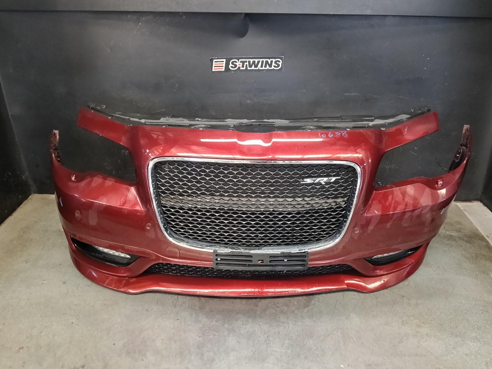 Used auto part listing image: 2020 CHRYSLER 300C FRONT BUMPER LX2, SRT/HYPER/CORE, 01/15-12/21