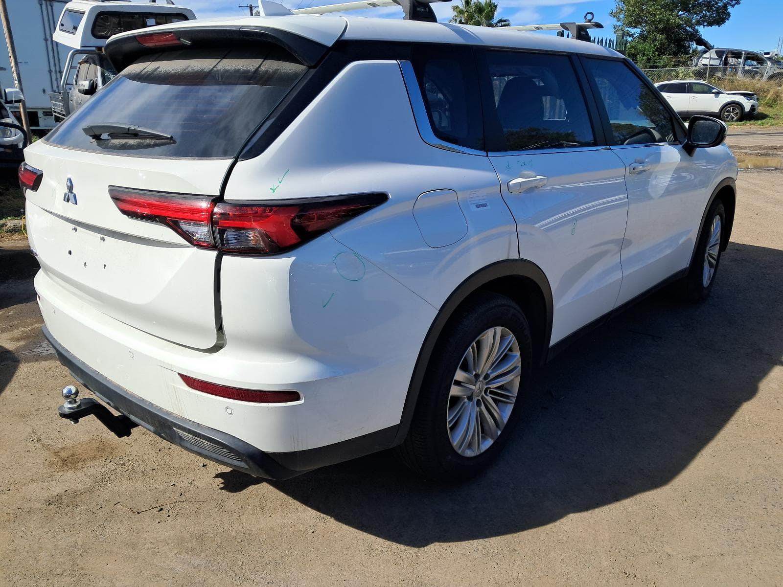 Used auto part listing image: 2022 MITSUBISHI OUTLANDER HATCH STRUT ZM, 08/21