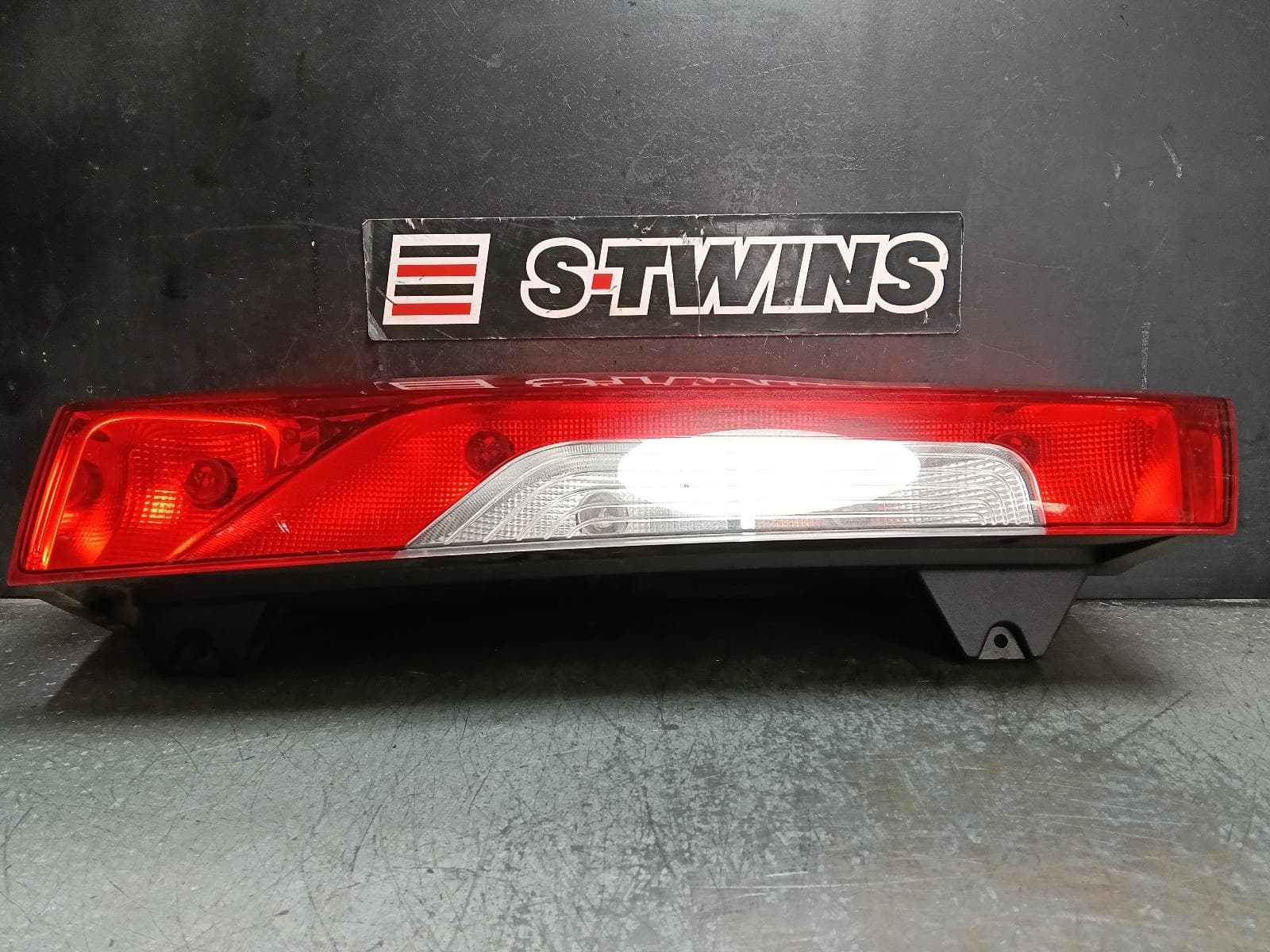 Used auto part listing image: 2023 MERCEDES SPRINTER LEFT TAILLIGHT VS30, IN BODY, VAN, W/ HALOGEN TYPE, 05/18