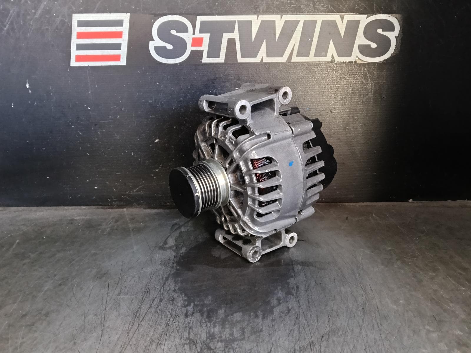 Used auto part listing image: 2011 MERCEDES C CLASS ALTERNATOR PETROL, 1.8, VALEO 150AMP, P/N A0009063000, W204/S204/C204, 12/09-01/15