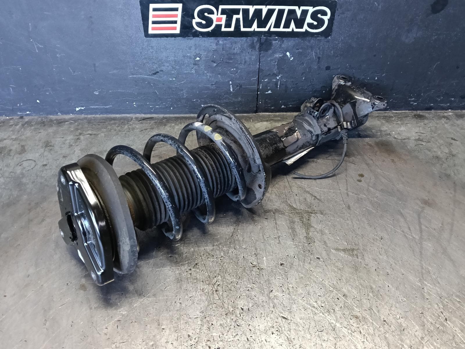 Used auto part listing image: 2011 MERCEDES C CLASS LEFT FRONT STRUT C204, COUPE, DYNAMIC TYPE, 05/11-01/15