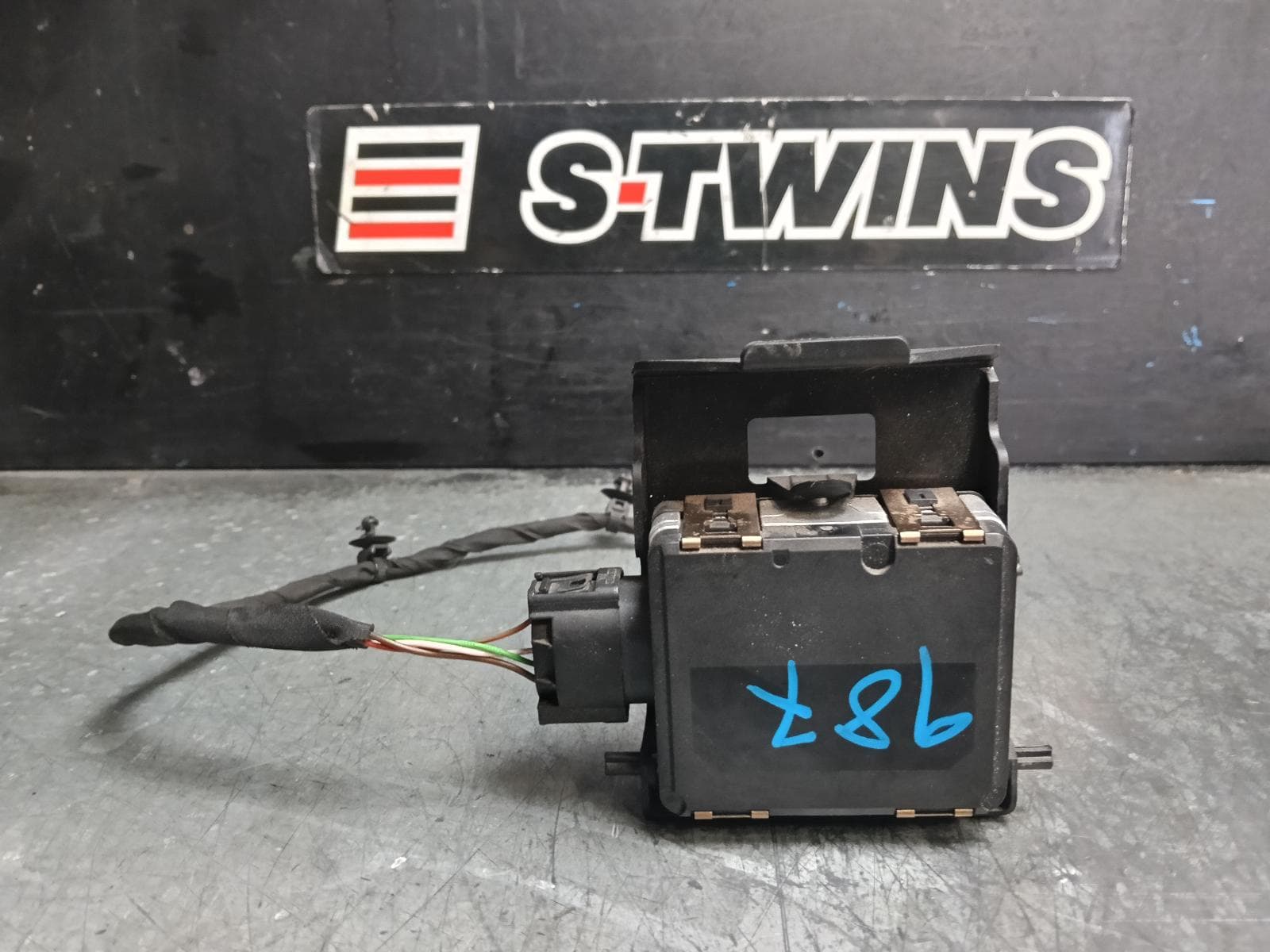 Used auto part listing image: 2019 MERCEDES C CLASS REVERSE CAMERA FRONT RADAR SENSOR (GRILLE MOUNTED), W205/C205/A205, 08/18-07/23