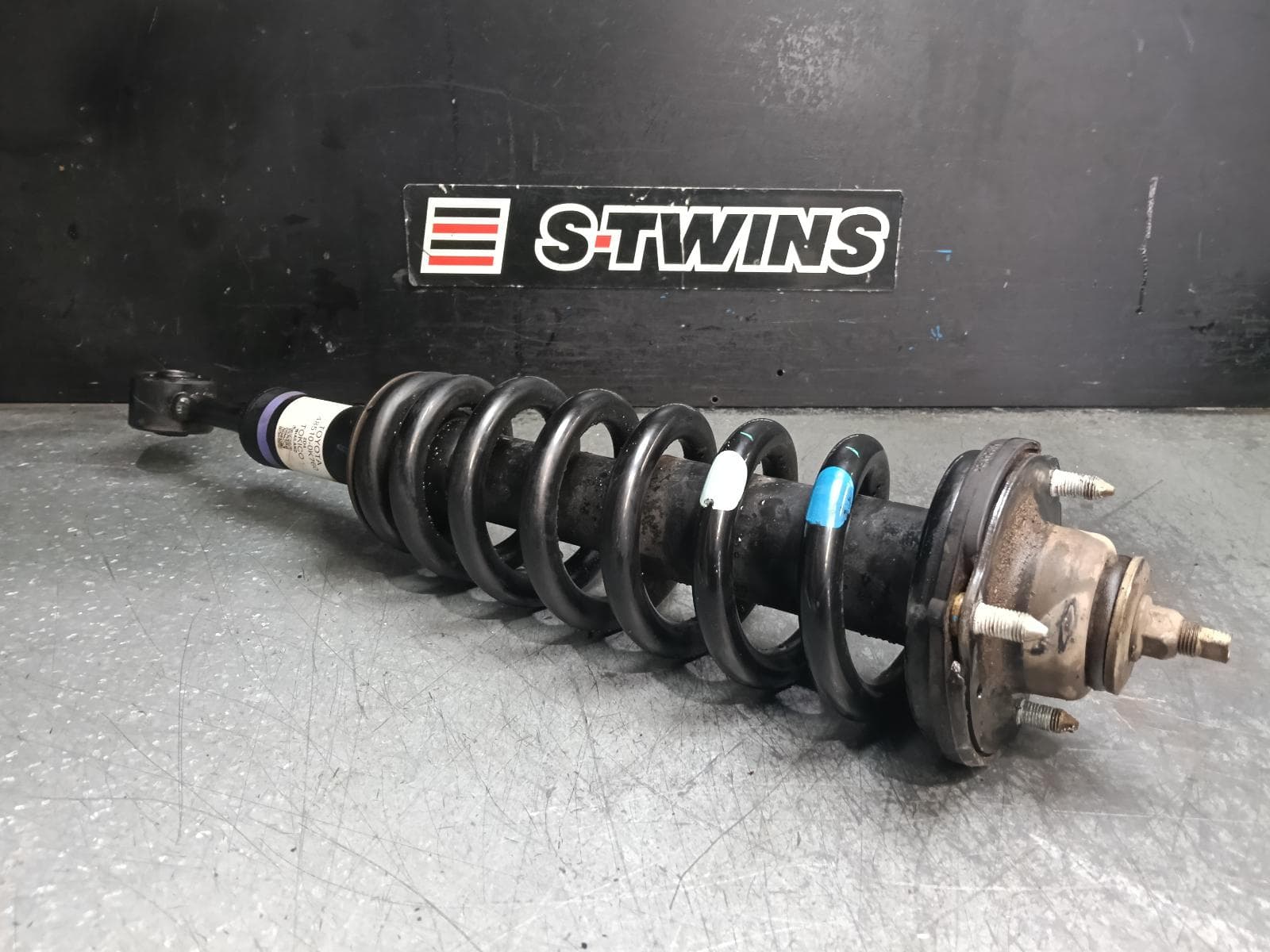 Used auto part listing image: 2021 TOYOTA HILUX LEFT FRONT STRUT 2WD HI-RIDE/4WD, 06/15-09/25