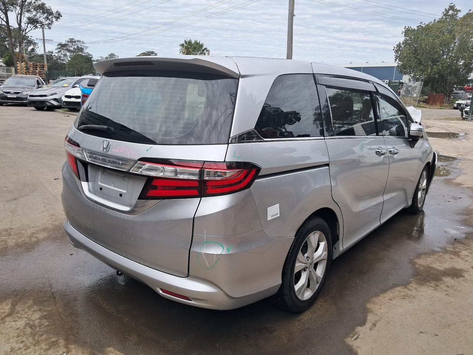 Used auto part listing image: 2017 HONDA ODYSSEY RIGHT FRONT DOOR RC1, 02/14-03/22